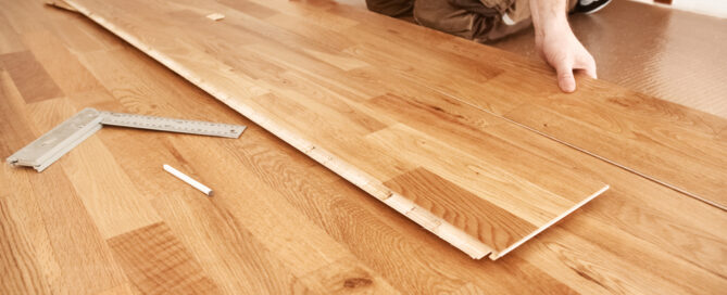 Fitting timber laminate flooring